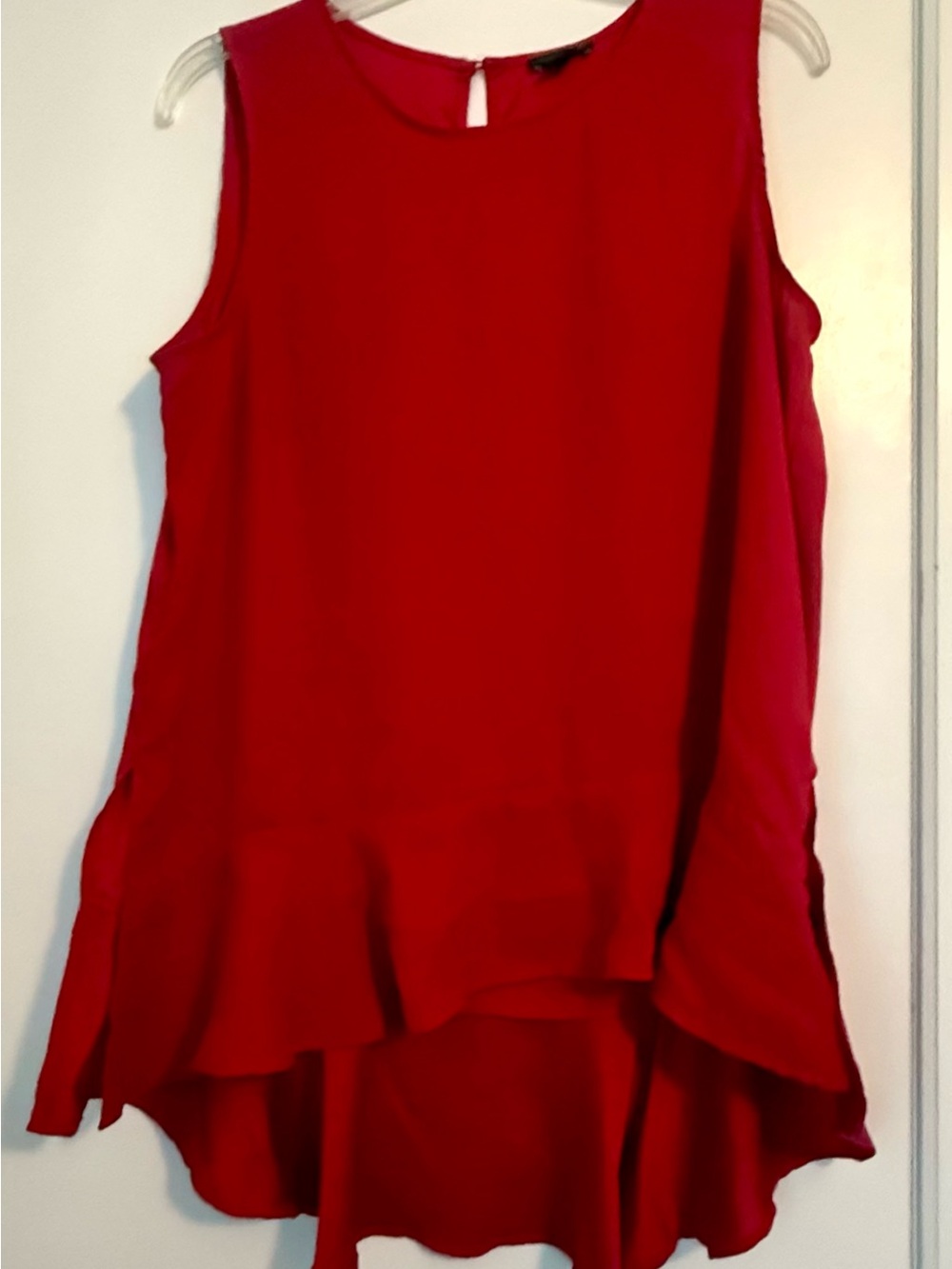 Ann Taylor red sleeveless blouse. Size medium.